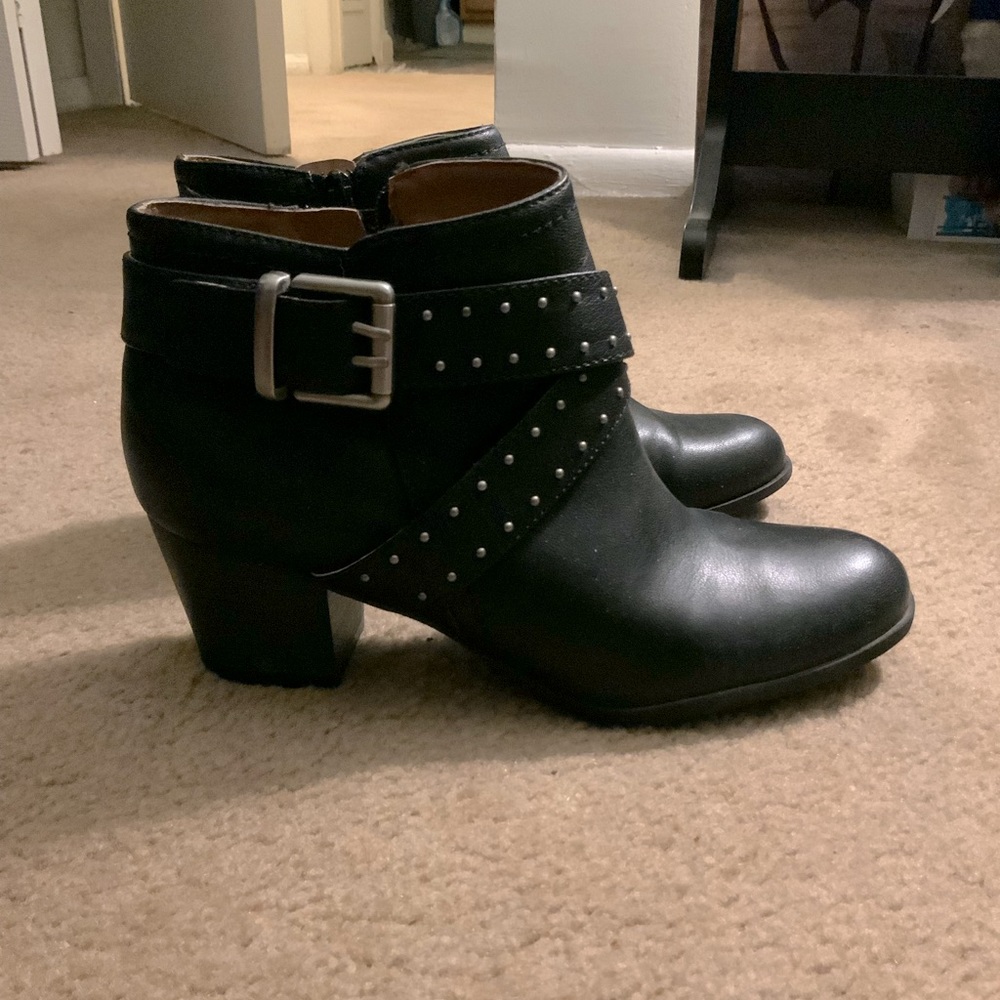Boots ankle studded size 8.5 black silver studded